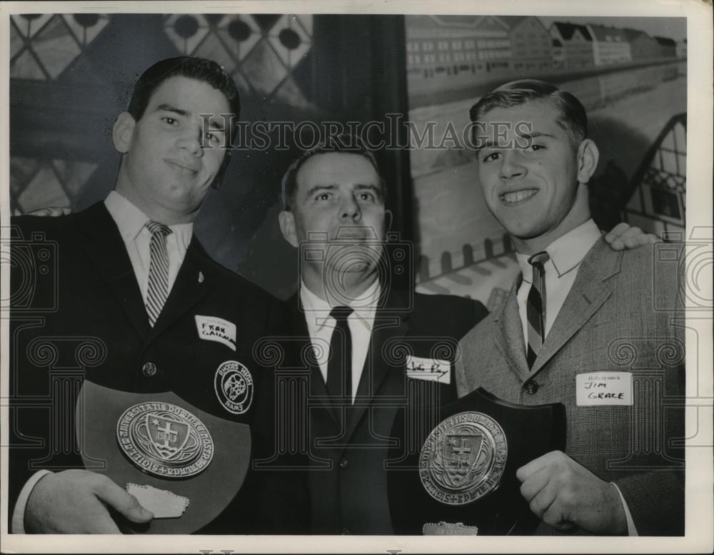 1964 Press Photo Frank Gallagher, John Ray and Jim Grace Receieve Rockne Award - Historic Images