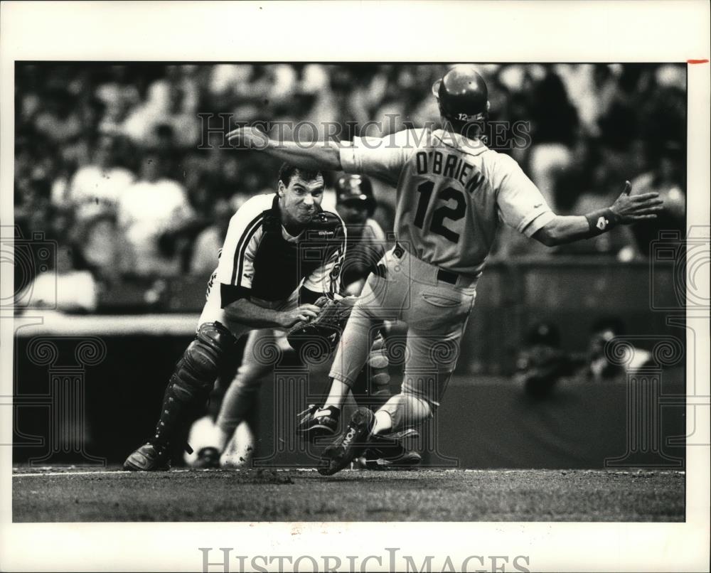 1991 Press Photo Joel Skinner Tags Out Pete O&#39;Brien - cvb76625 - Historic Images