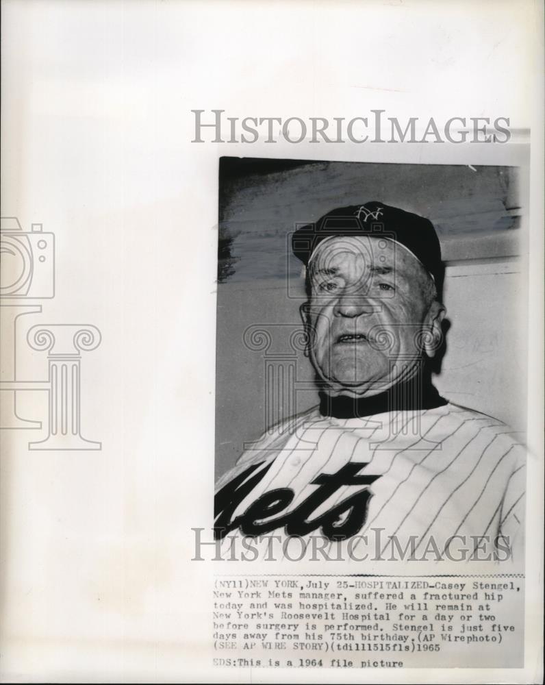 1965 Press Photo Casey Stengel, hospitalized after a hip fractured. - cvb76704 - Historic Images