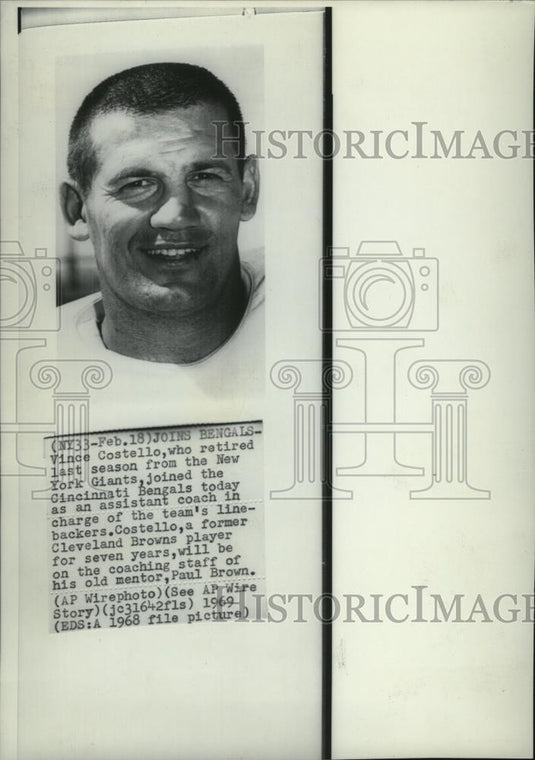 1969 Press Photo Vince Costello, Cincinnati Bengals Assistant Coach - cvb76789 - Historic Images