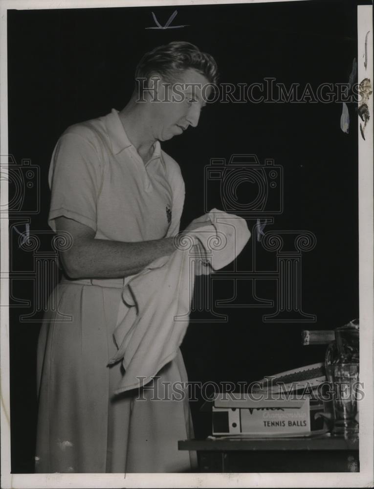 1939 Press Photo Don Budge, Tennis - cvb76873 - Historic Images