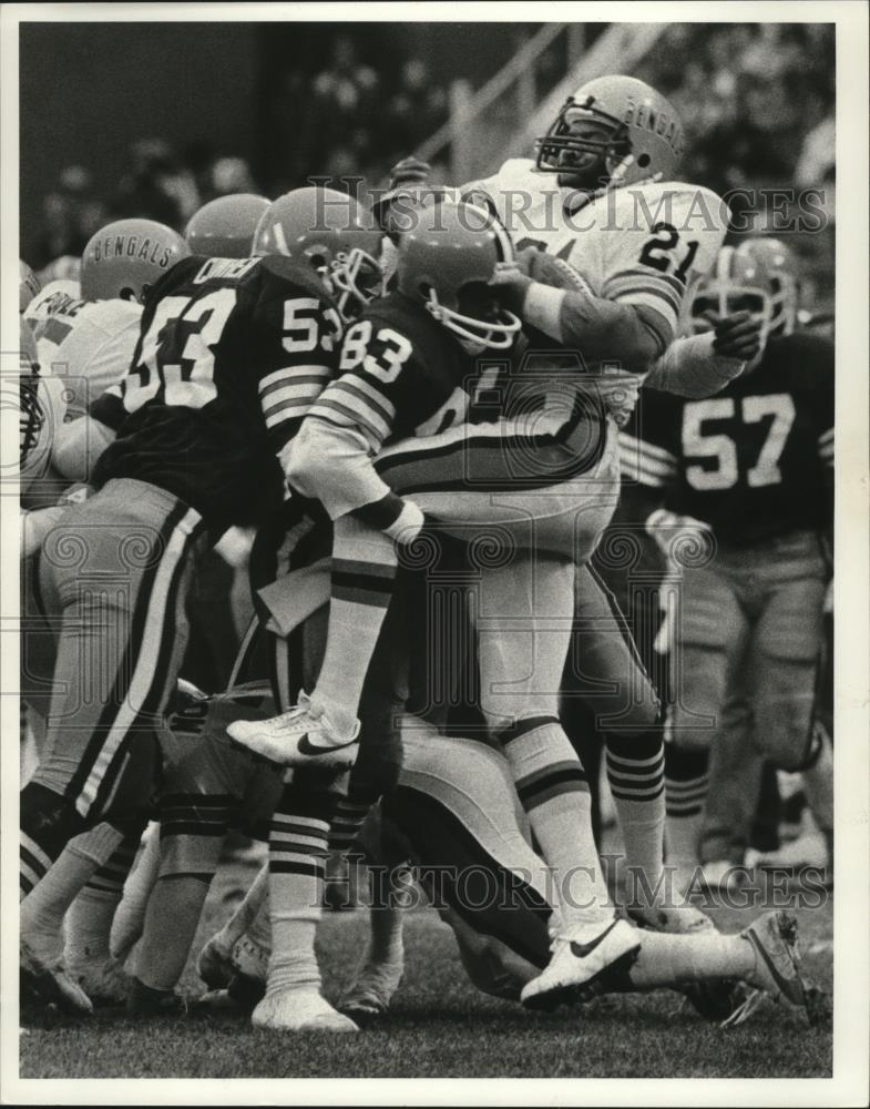 1980 Press Photo Kickoff Stopped for Bengals, Football - cvb76896 - Historic Images