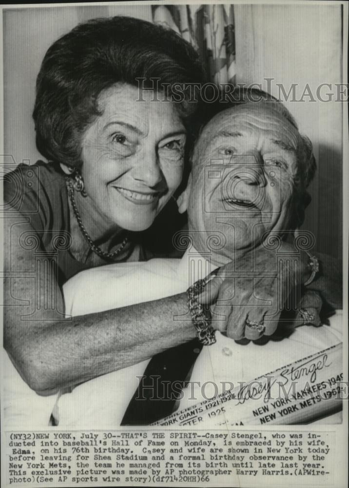 1966 Press Photo Mrs. and Mrs. Casey Stengel, New York Mets - cvb76899 - Historic Images
