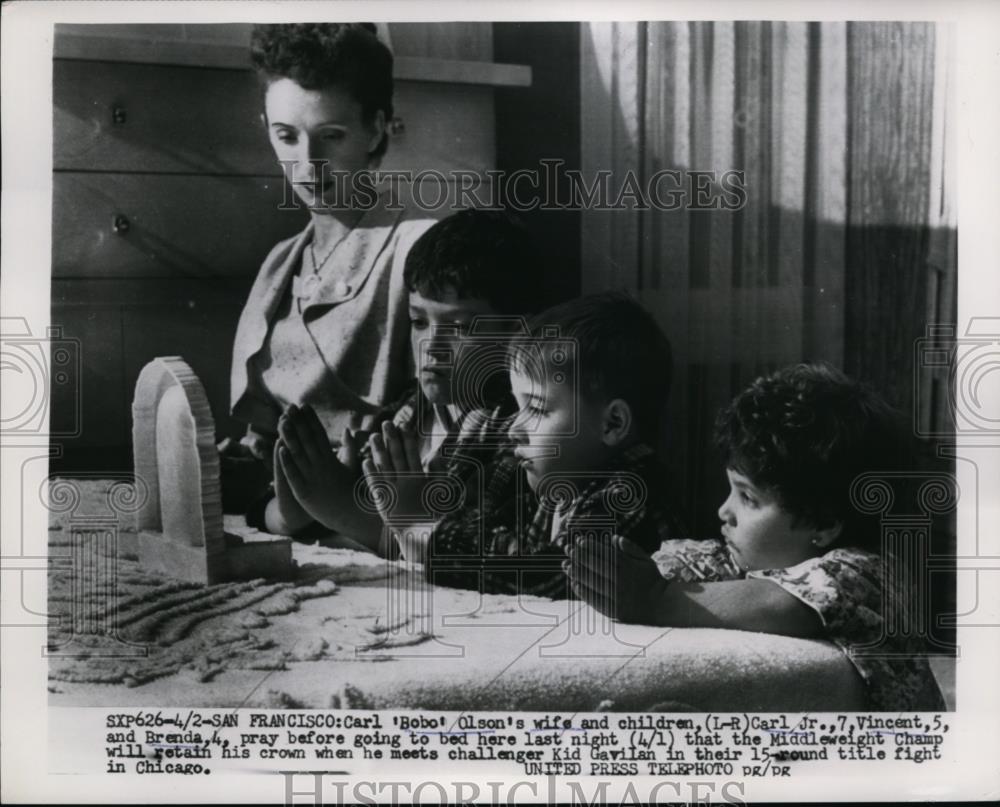 1954 Press Photo Mrs Carl Bobo Olson wife of boxer & their children - net22825 - Historic Images