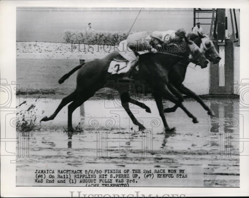 1950 Press Photo Jamaica races in NY S Perez on Rippling Hit, Eyeful Star 2nd - Historic Images