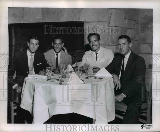 1960 Press Photo Davis Cup tennnis players Roberto Leon, IYO Pimentel - Historic Images