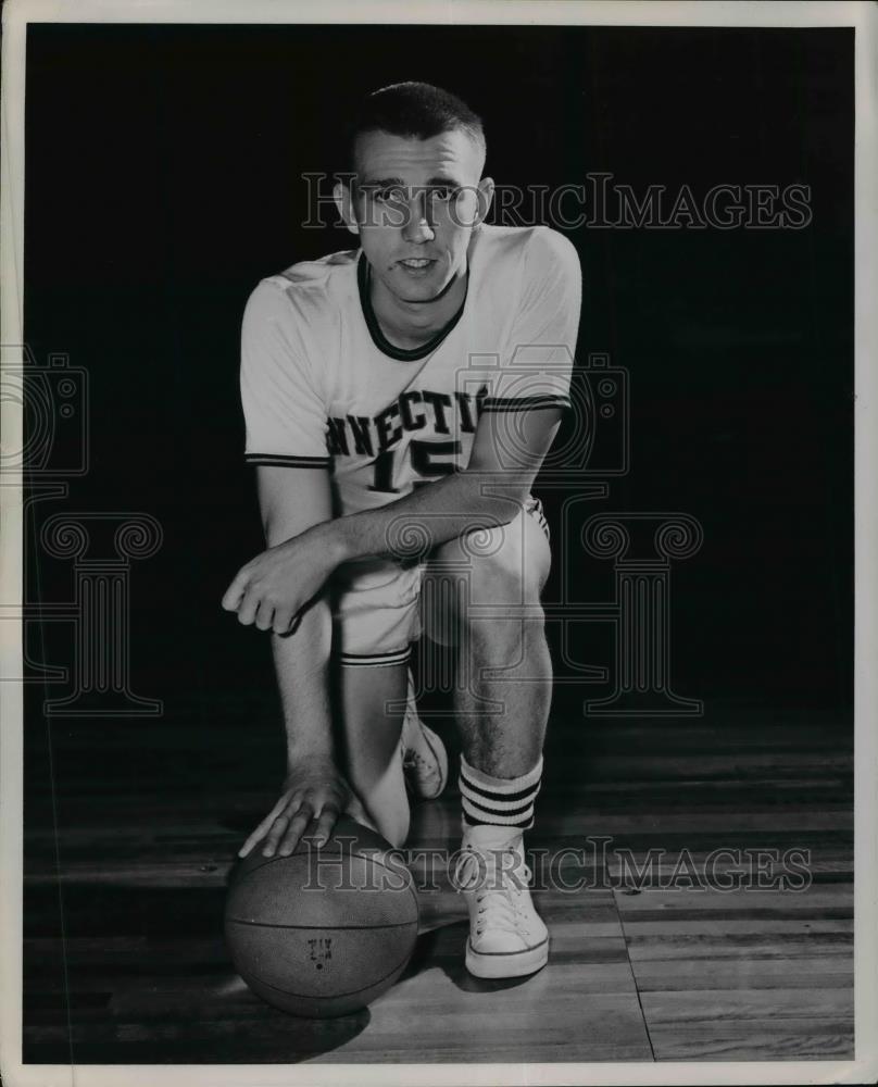 Press Photo University of Connecticut basketball Stan Zima - net24110 - Historic Images