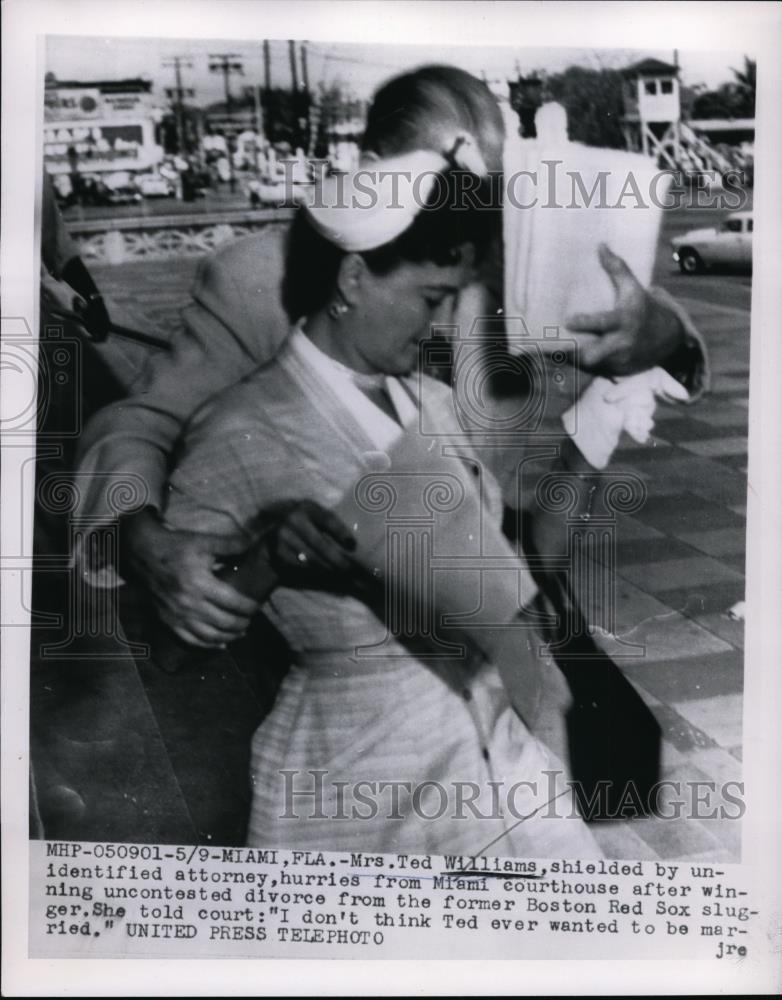 Press Photo Mrs Ted Williams leaves Miami court after uncontested divorce - Historic Images