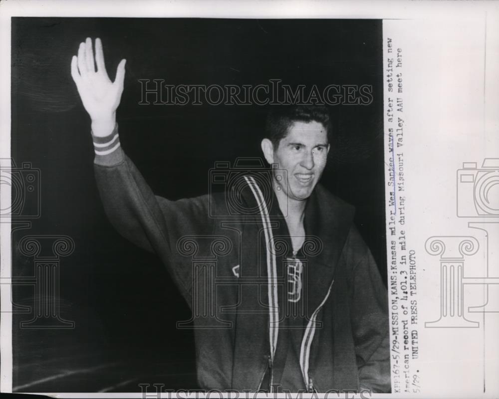 1954 Press Photo Kansas miler Wes Santee sets new record, Missouri Valley Meet - Historic Images