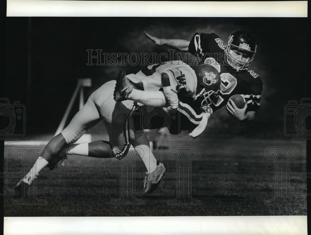 1982 Press Photo Football College Whitworth and Willamette action Keith Duncan - Historic Images