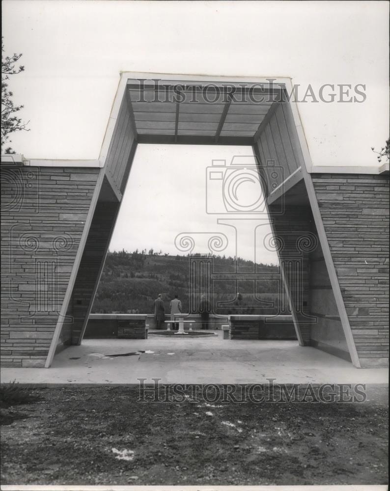 1957 Press Photo Fairmount Cemetery - spx07625 - Historic Images