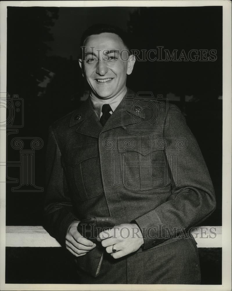1951 Press Photo Moe Sovransky- Cincinnati Reds pitcher from Cleveland - Historic Images