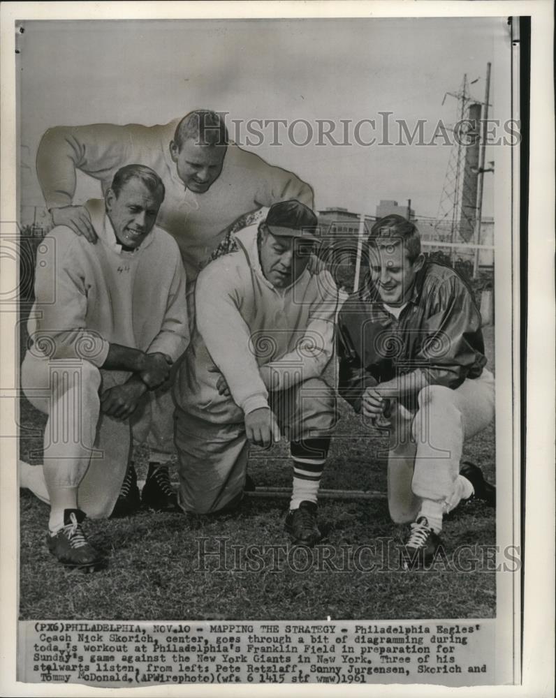 1961 Press Photo Football- Nick Skorich, Philadelphia Eagles&#39; Coach at workout. - Historic Images