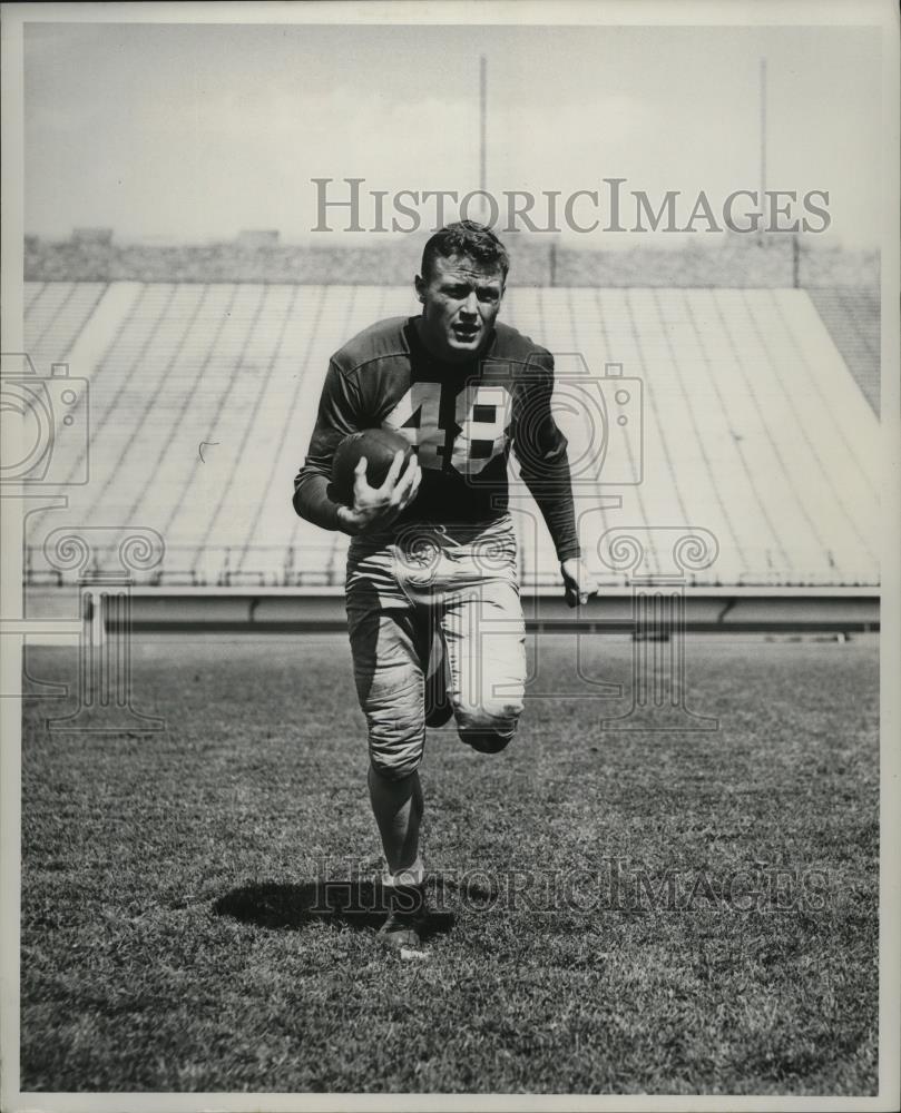 1950 Press Photo Notre Dame back Dick Cotter - cvb77555 - Historic Images