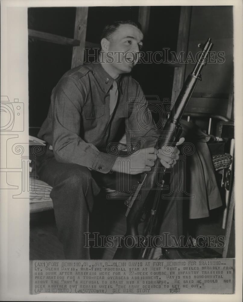 1948 Press Photo Lt Glenn Davis, war-time football star at Fort Benning training - Historic Images