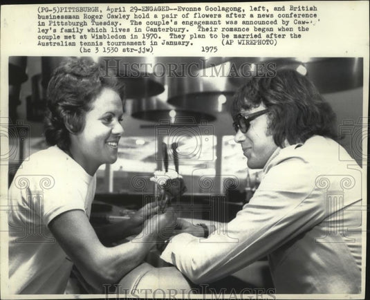 1975 Press Photo Tennis-Evonne Goolagong, with Roger Cawley, newly engaged. - Historic Images