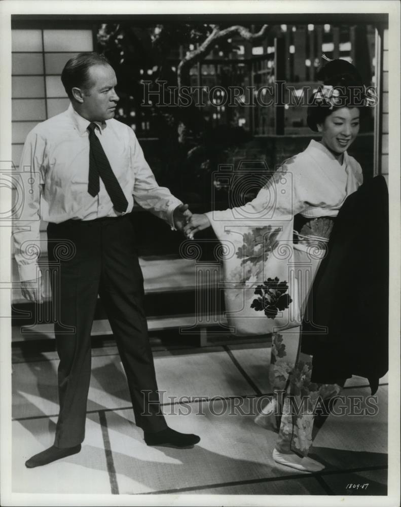 1964 Press Photo Bob Hope & Miiko Taka in A Global Affair - cvb77650 - Historic Images