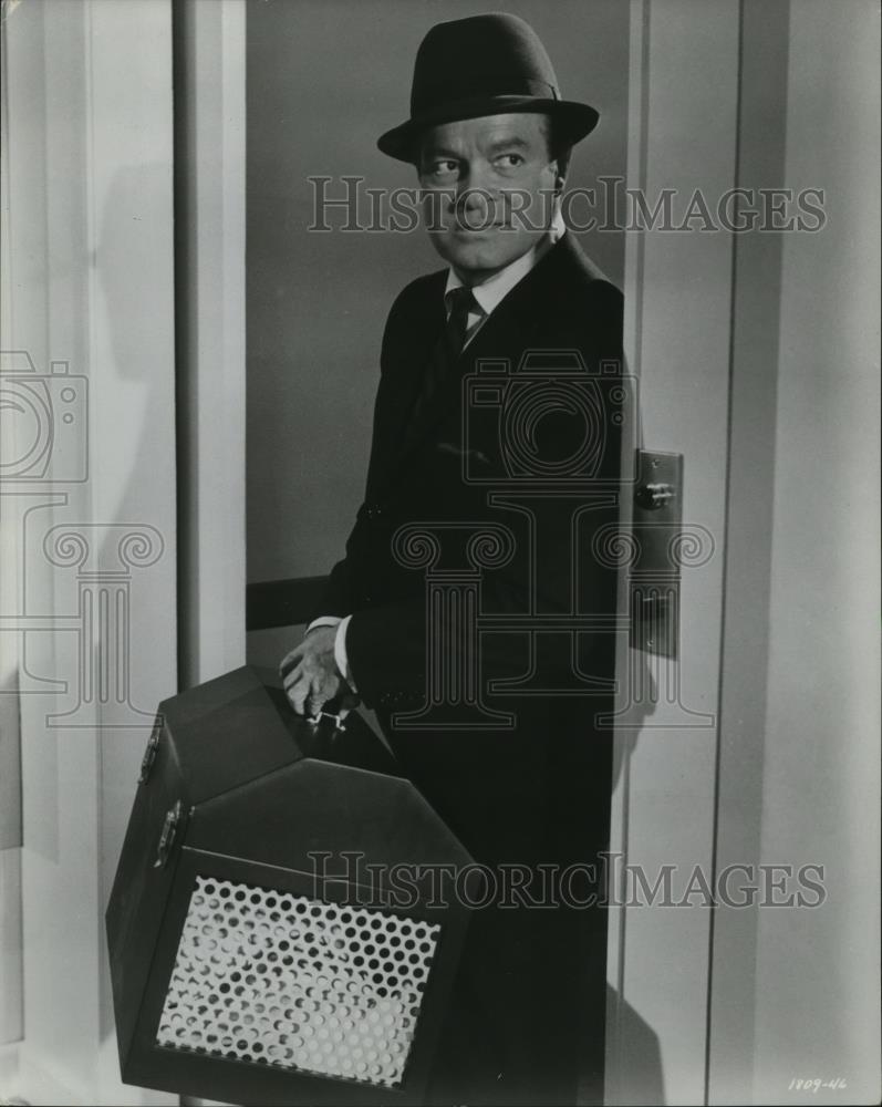 1964 Press Photo Bob Hope in A Global Affair - cvb77654 - Historic Images