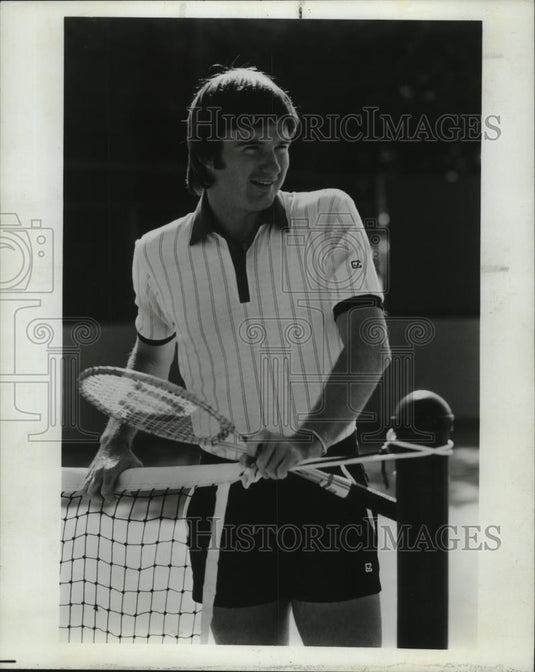 1978 Press Photo Jimmy Connors modeling tennis clothes - cvb77689 - Historic Images