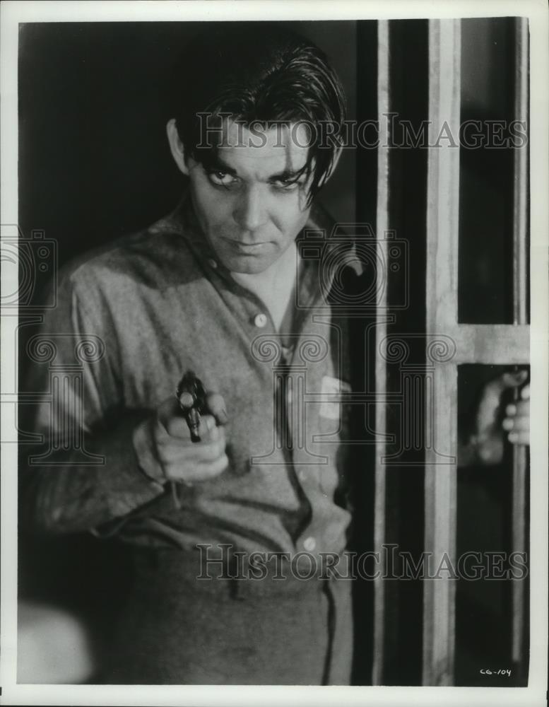 Press Photo An Unidentified movie actor on scene of his movie - cvb77702 - Historic Images