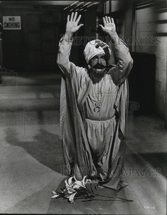 1969 Press Photo Bob Hope as Baba Ziba in How to Commit Marriage - cvb77707 - Historic Images