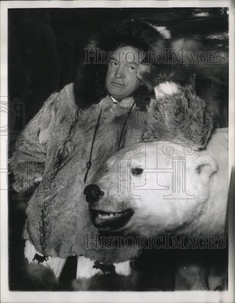 1961 Press Photo Bob's Hope Annual Christmas tour- Entertain US Troops abroad - Historic Images