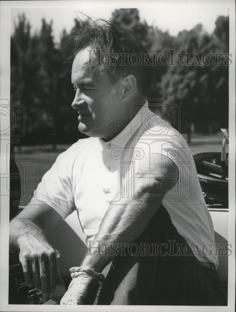 1959 Press Photo Comedian Bob Hope at the golf course - cvb78048 - Historic Images