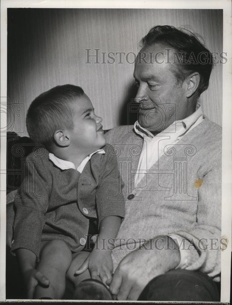 1959 Press Photo Bob Hope was visited by his 4 yr old nephew Bob Hope - Historic Images