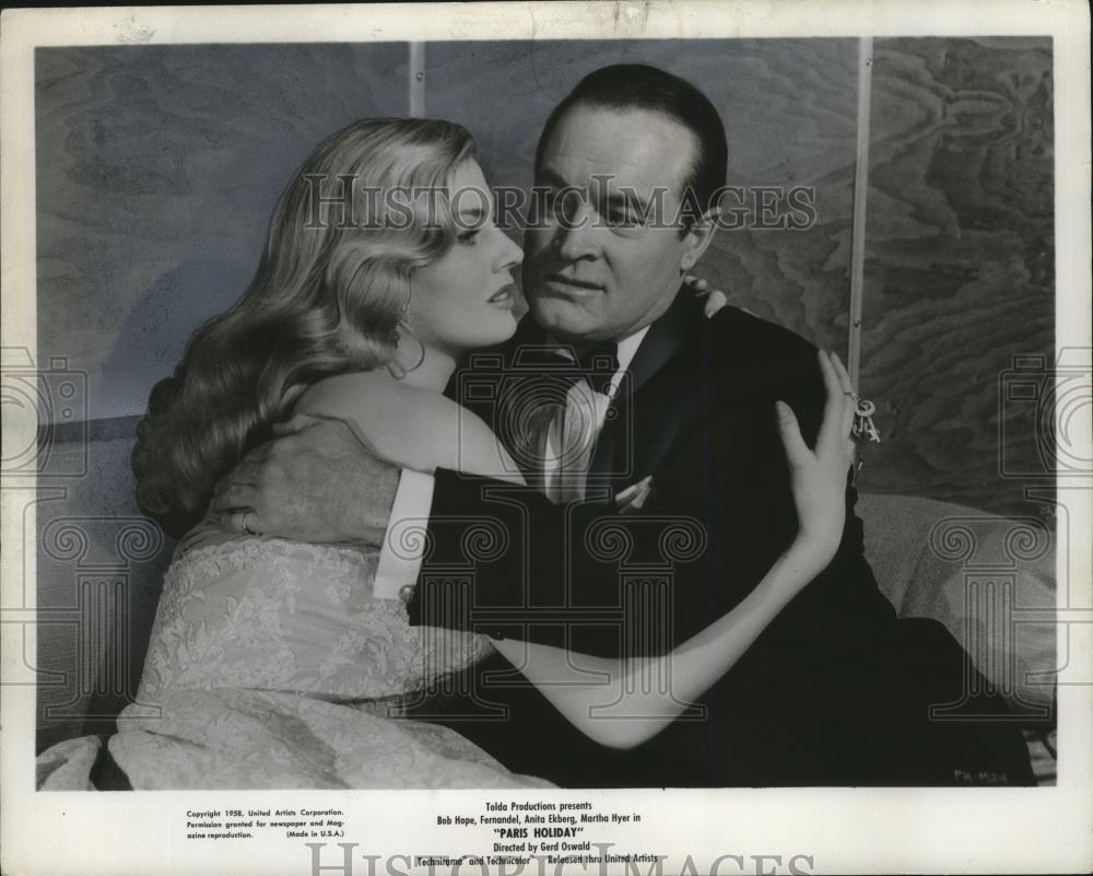 Press Photo Anita Ekberg and Bob Hope star in Paris Holiday - cvb78337 - Historic Images
