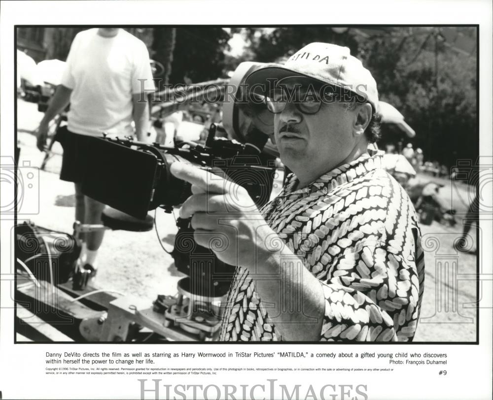 1996 Press Photo Danny DeVito-Actor and Director in "MATILDA" as Harry Wormwood. - Historic Images