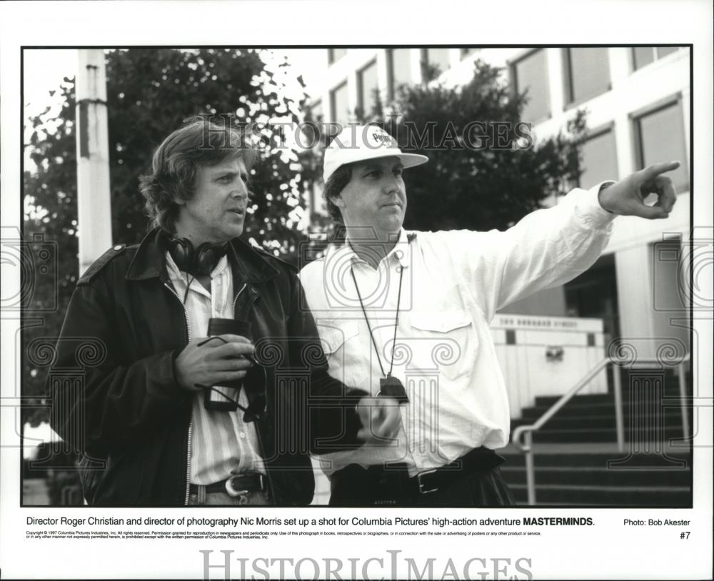 1997 Press Photo Director Roger Christian &amp; Nic Morris on the set -Masterminds - Historic Images