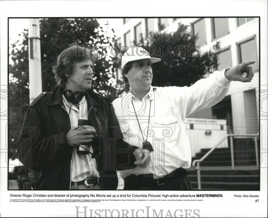 1997 Press Photo Director Roger Christian & Nic Morris on the set -Masterminds - Historic Images