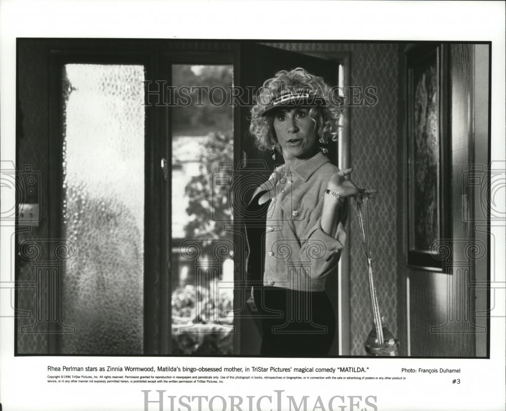 1996 Press Photo Rhea Perlman stars as Zinnia Wormwood in Matilda - cvb78448 - Historic Images