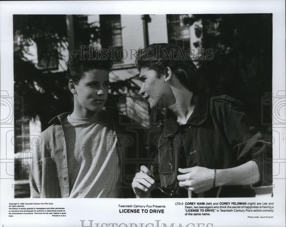 1989 Press Photo Corey Haim and Corey Feldman star in License To Drive - Historic Images