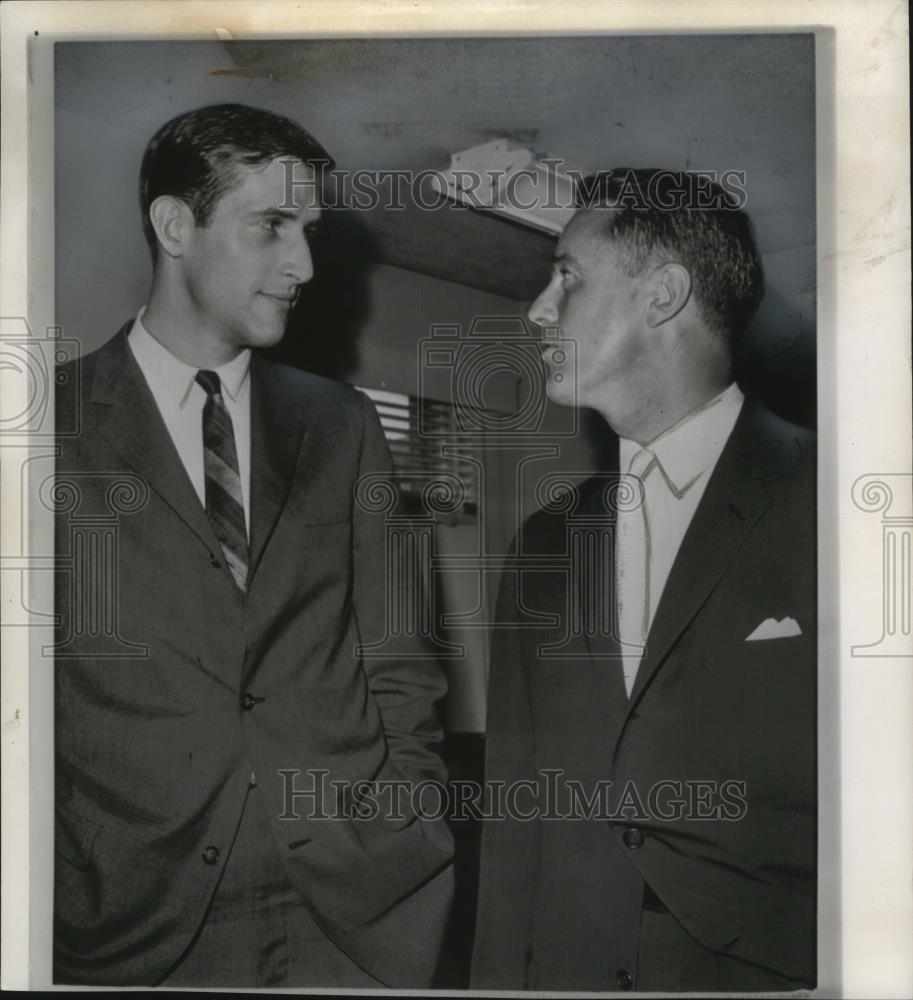 1962 Press Photo John Rockefeller IV talks with Dir. Shriver of the Peace Corps - Historic Images