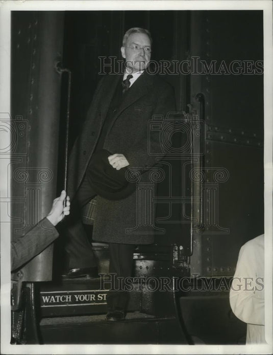 1937 Press Photo John D Rockefeller II rides train to convey his father's body - Historic Images
