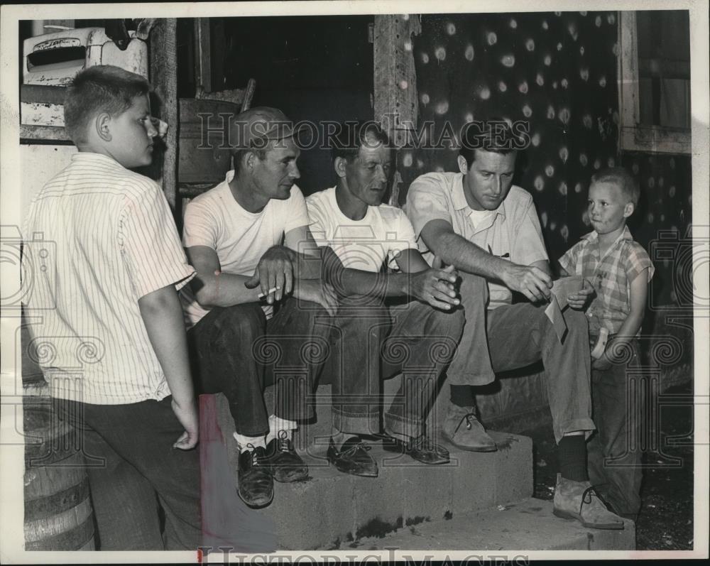 1965 Press Photo John D. Rockefeller IV, in Emmons, W. Va. talking to residents. - Historic Images