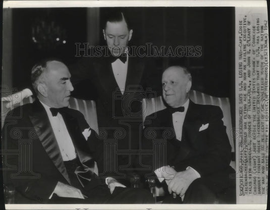 1942 Press Photo Capt Eddie Rickenbacker talks with Russel Rhodes & John O'Leary - Historic Images