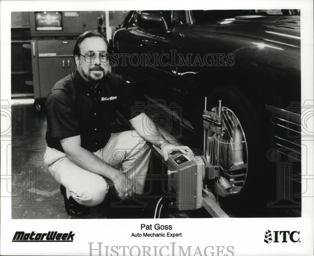 Press Photo Pat Goss-MotorWeek-Auto Mechanic Expert. - cvb78425 - Historic Images