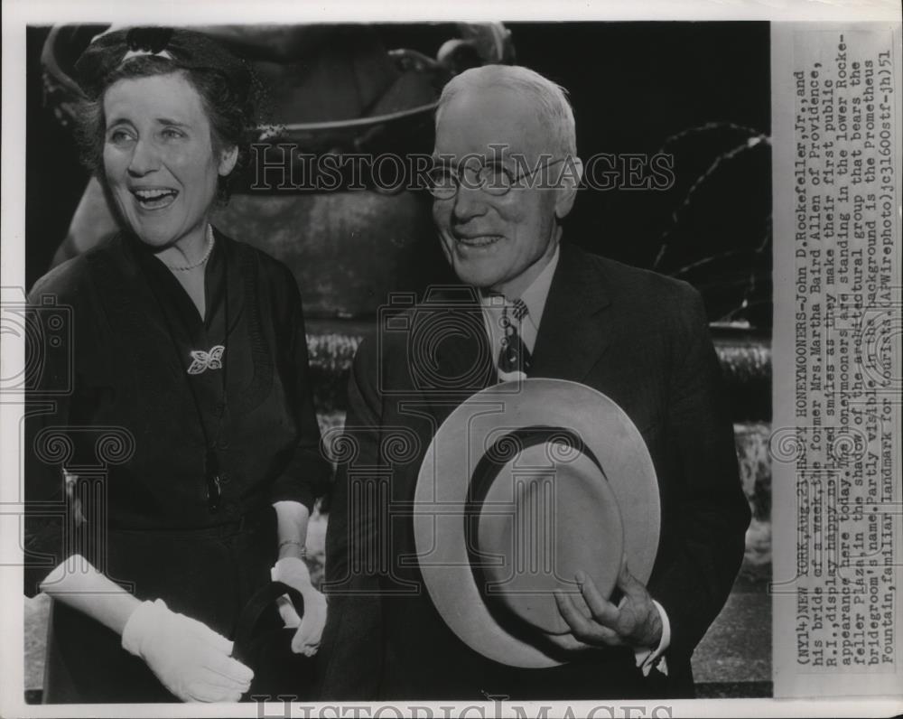 1951 Press Photo Mr. & Mrs. John Rockefeller Jr. on their honeymoon in New York - Historic Images