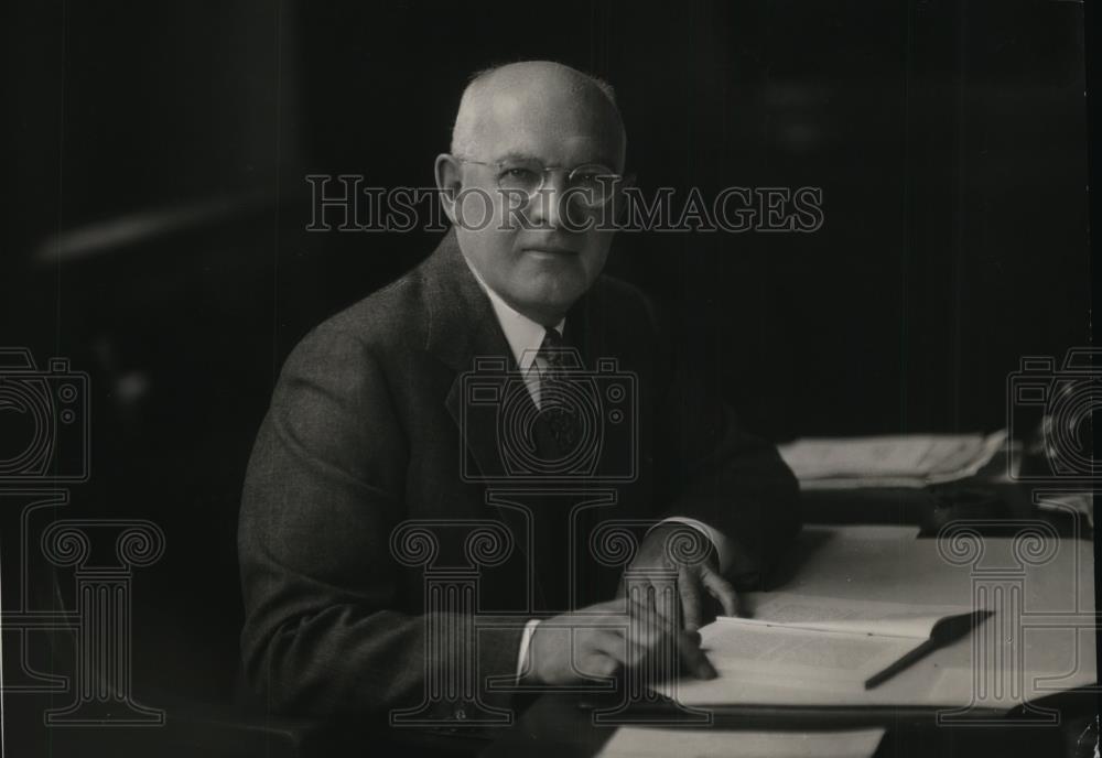 1941 Press Photo Dr. Lu Paul Sieq President University of Washington - Historic Images