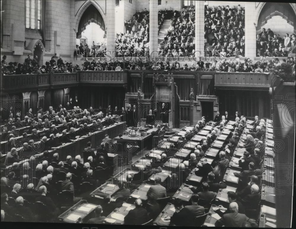 1943 Press Photo British Secretary Anthony Eden speaks to Canadian Parliament - Historic Images