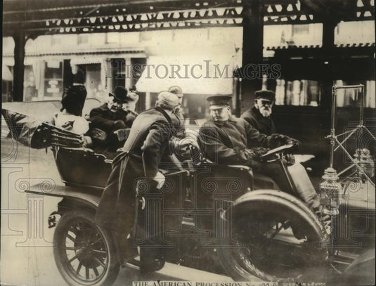 1934 Press Photo J. Rockefeller in a right handed-drive car with acetylene lamps - Historic Images