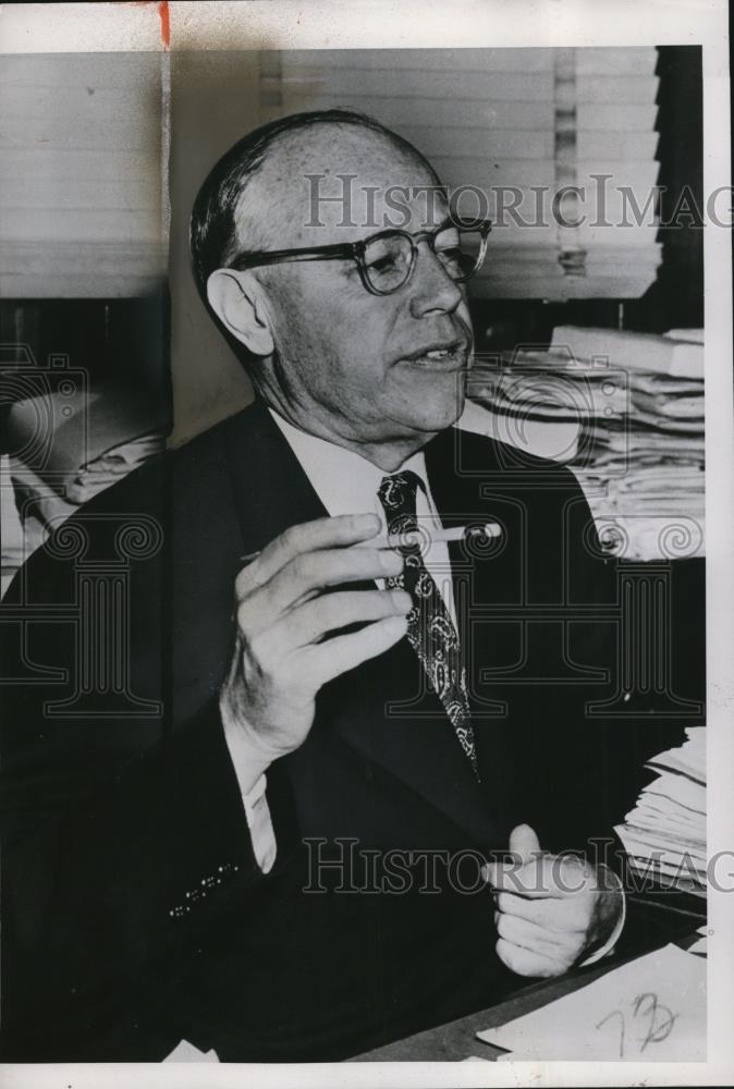 1952 Press Photo Senator Robert Taft at Press Conference. Washington, DC - Historic Images