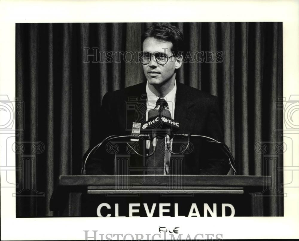 1991 Press Photo John M. Moss, 1991 School Board candidate - cva33302 - Historic Images