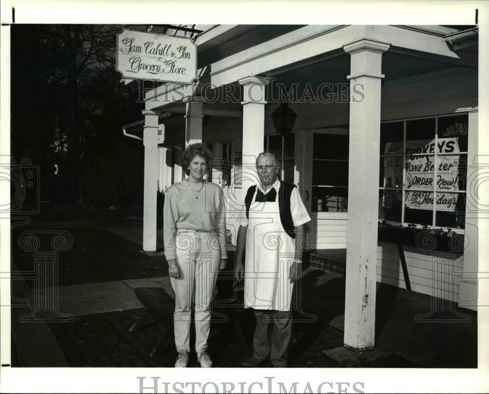 1990 Press Photo Sam Cahill County Store owners Shirley Murfello &amp; Jon Jacobson - Historic Images