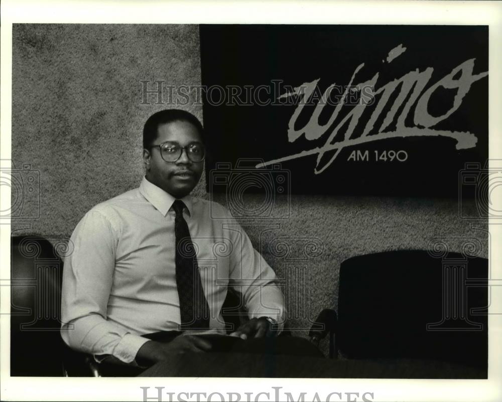 1991 Press Photo Sam Nelson, Program Director of WJM AM, Radio - cva33342 - Historic Images