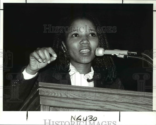 1989 Press Photo Nomonde Ngubo, UMW International Representative lectures at CSU - Historic Images