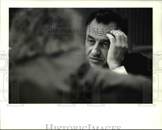 1990 Press Photo Judge Paul Mitrovichin in Alice Lundgren trial in Painsville - Historic Images