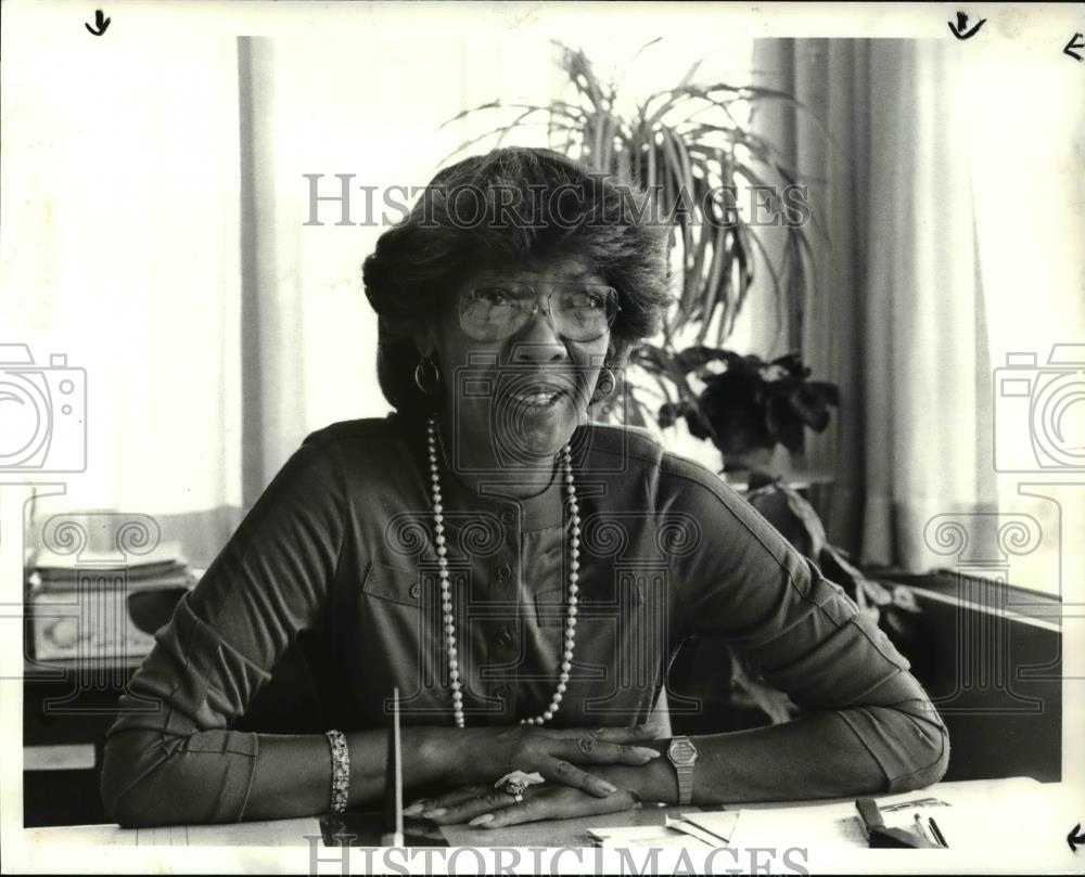 1985 Press Photo Georgia Mixon, Award winning Burr Elementary School principal - Historic Images